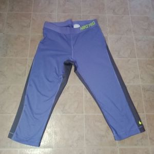 Nike pro crop legging